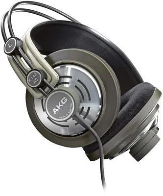 AKG K142